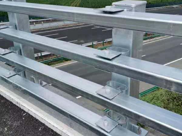 鋁合金護(hù)欄