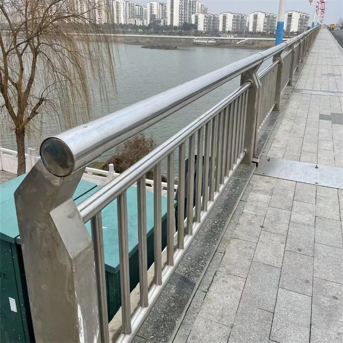 不銹鋼復(fù)合管護欄